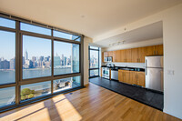 Avalon Riverview in Long Island City, NY - Building Photo - Building Photo