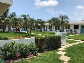 120 NE 10th Ave-Unit -1 in Hallandale Beach, FL - Building Photo - Building Photo