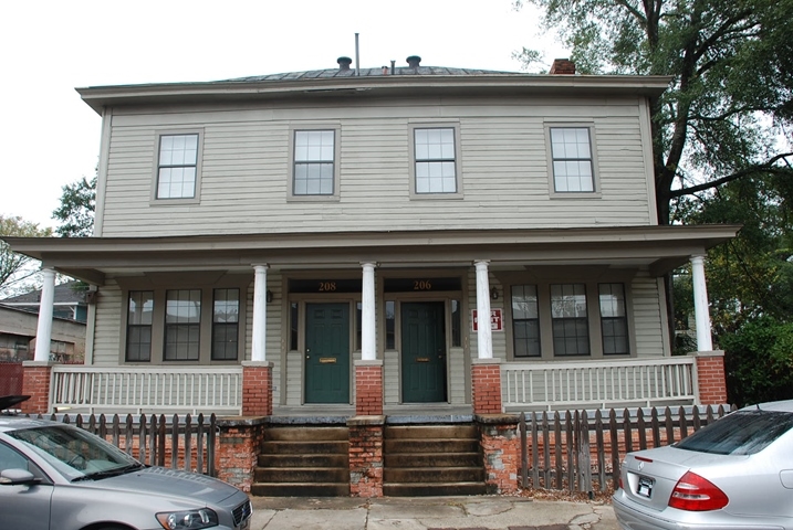 206 W 42nd St in Savannah, GA - Building Photo