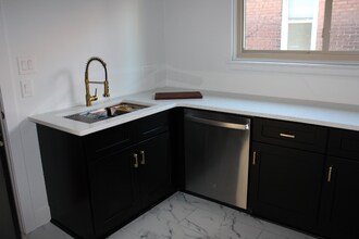 2506 W Euclid St in Detroit, MI - Building Photo - Building Photo