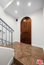 816 S Catalina Ave in Redondo Beach, CA - Foto de edificio - Building Photo