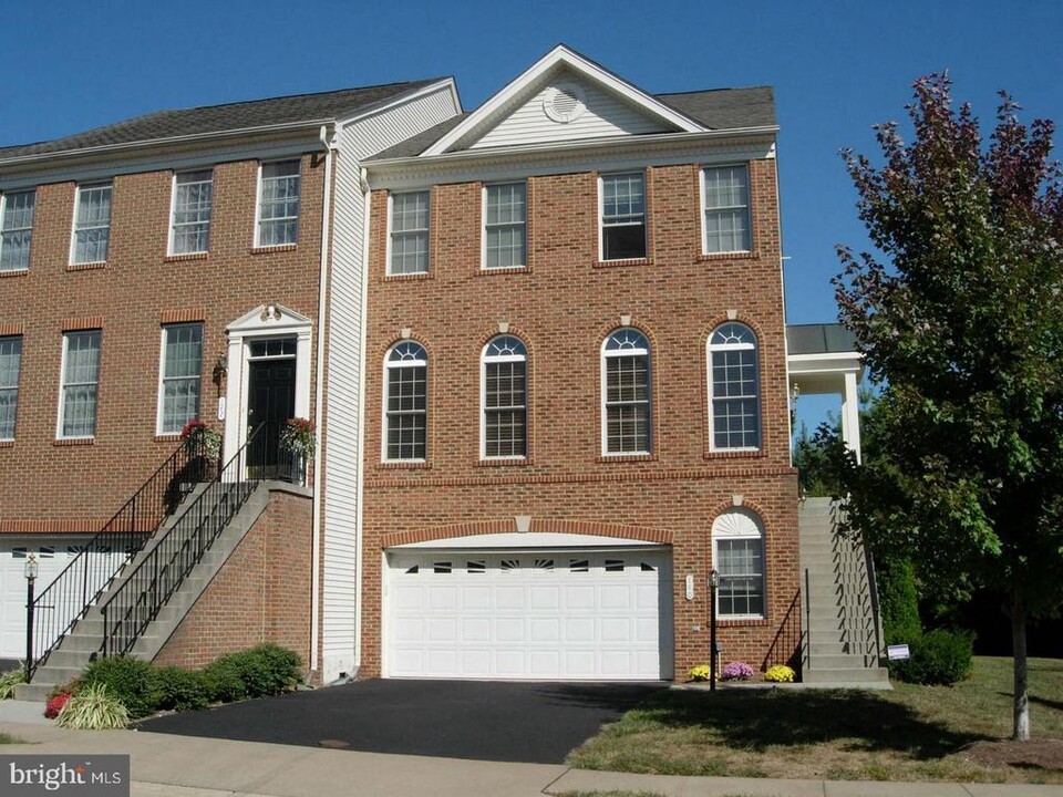 140 Ivy Hills Terrace in Purcellville, VA - Building Photo