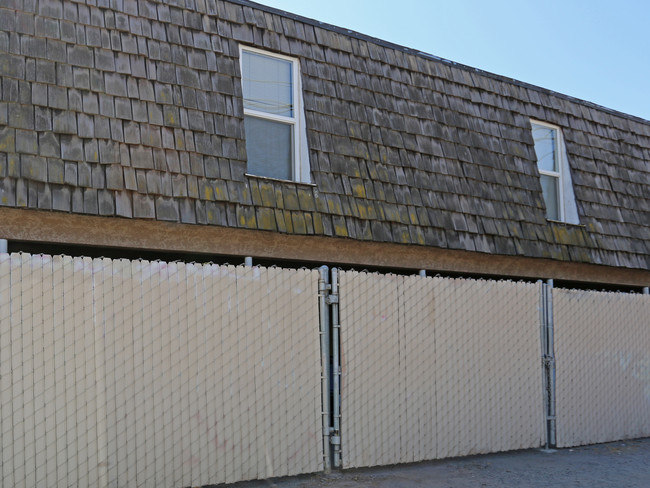 3373 E Fairmont Ave in Fresno, CA - Foto de edificio - Building Photo