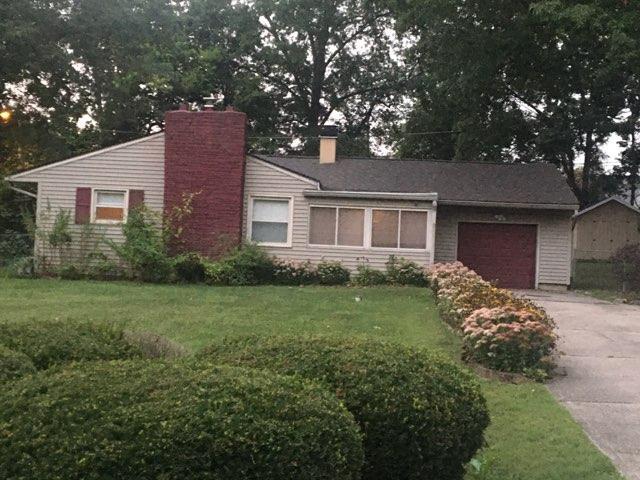 10118 Holaday Dr in Carmel, IN - Foto de edificio