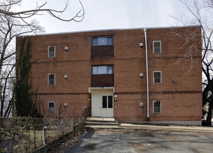 3615 B St SE in Washington, DC - Foto de edificio - Building Photo