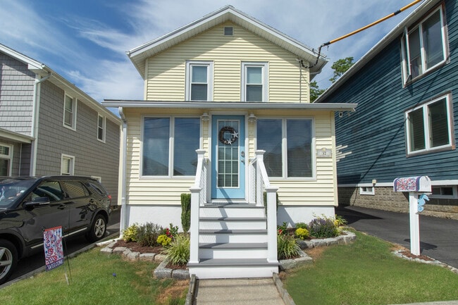 property at 37 Lawrence Ave
