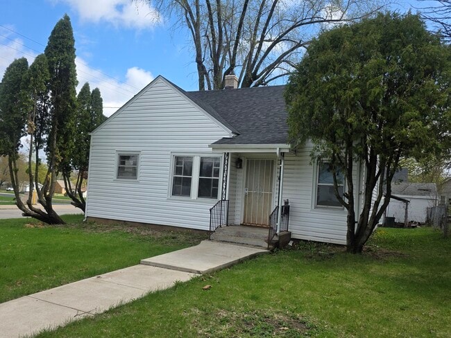 427 N Henrietta Ave in Rockford, IL - Building Photo - Building Photo