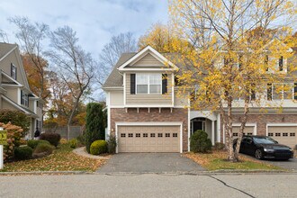 49 Park Pl Cir in West Hartford, CT - Building Photo - Building Photo