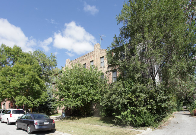 704-706 E 112th St in Chicago, IL - Foto de edificio - Building Photo