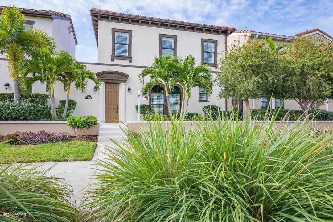 7055 Primavera Ln in Melbourne, FL - Building Photo