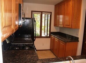 8614 Villa La Jolla Dr in La Jolla, CA - Building Photo - Building Photo