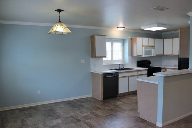 347 Stone Hill Dr in Brenham, TX - Building Photo - Building Photo