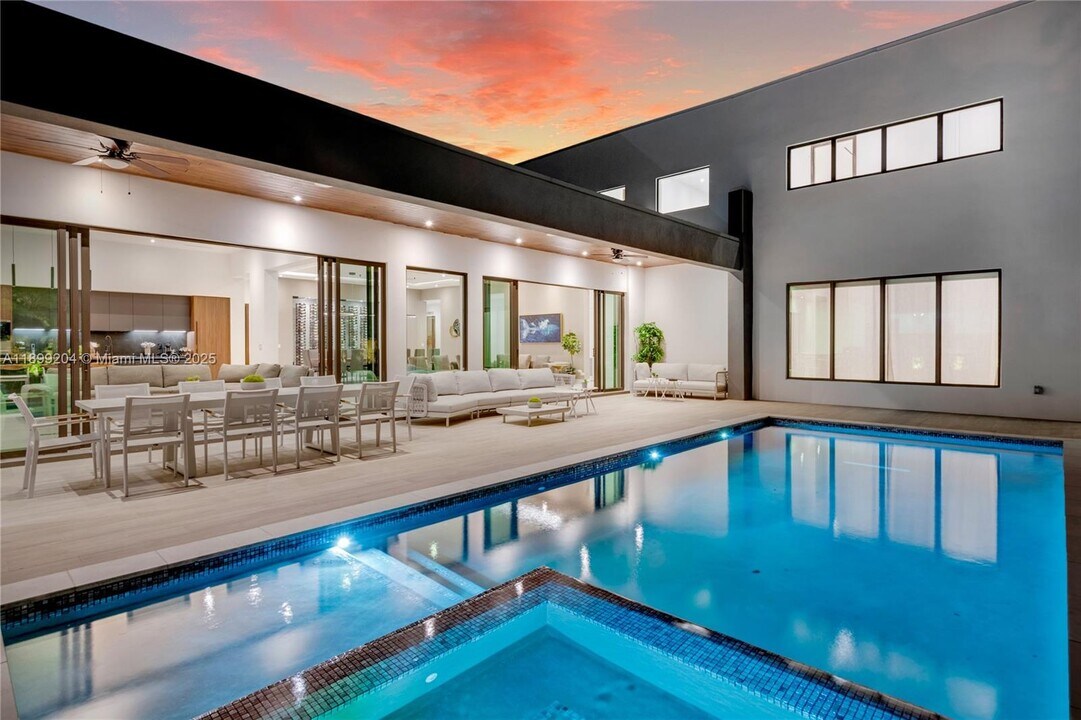 2110 NE 197th Terrace in North Miami Beach, FL - Building Photo