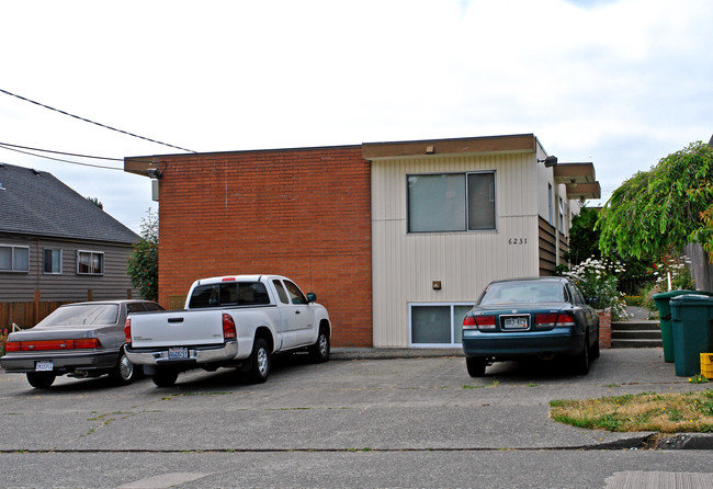 6231 5th Ave NW in Seattle, WA - Foto de edificio - Building Photo