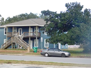 1106 32nd Ave in Gulfport, MS - Foto de edificio - Building Photo