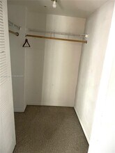 102 SW 6th Ave in Miami, FL - Foto de edificio - Building Photo