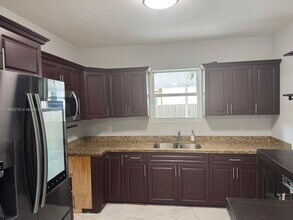 1131 SW 10th St in Miami, FL - Building Photo - Building Photo