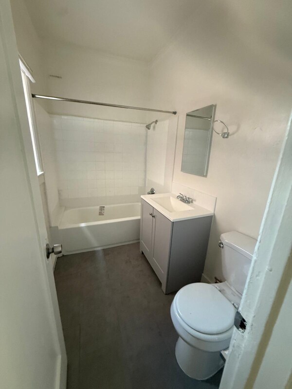 1117 S Norton Ave in Los Angeles, CA - Building Photo - Building Photo