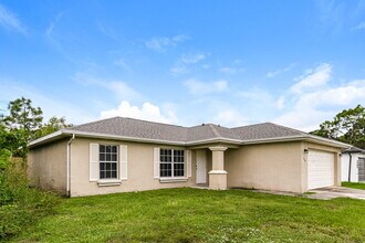 758 Chemstrand St E in Lehigh Acres, FL - Building Photo - Building Photo