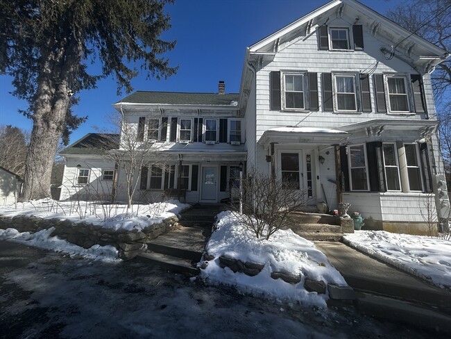 1385 Pond St in Franklin, MA - Building Photo - Building Photo