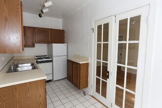 516 W Melrose, Unit 613 in Chicago, IL - Building Photo - Building Photo