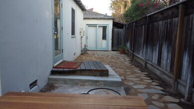 2325 10th St. in Santa Monica, CA - Building Photo - Building Photo