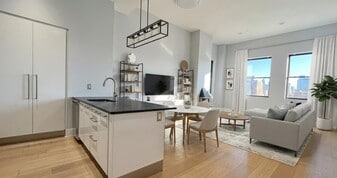 4 BEACON Way in Jersey City, NJ - Building Photo