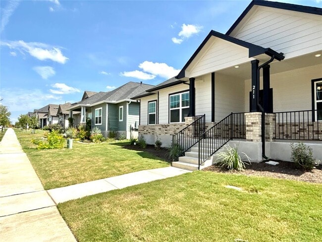211 Bethany Crk Dr in Hutto, TX - Building Photo - Building Photo