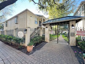 2700 Revere St in Houston, TX - Building Photo