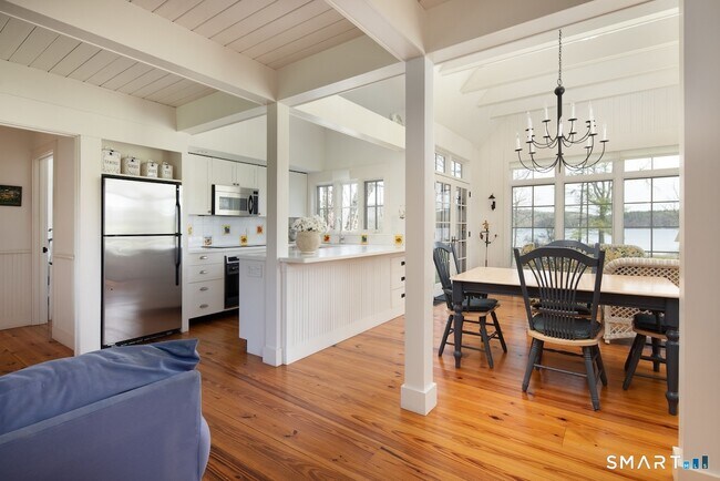 17 Washinee Heights Rd in Salisbury, CT - Building Photo - Building Photo