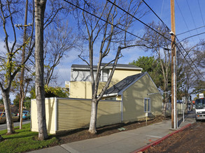 Paula Apartments in San Jose, CA - Building Photo - Building Photo