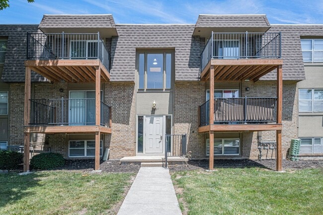 Crysler Plaza East in Independence, MO - Building Photo - Interior Photo