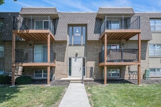 Crysler Plaza East in Independence, MO - Foto de edificio - Interior Photo