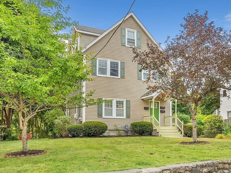 37 Winter St in Franklin, MA - Building Photo