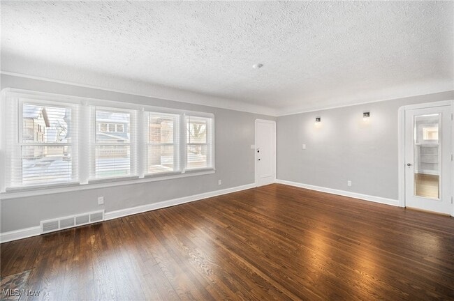 2258 Northland Ave, Unit Down in Lakewood, OH - Building Photo - Building Photo