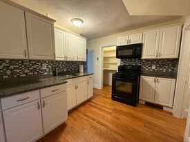 62A Willow Ave, Unit 3 Apartamentos