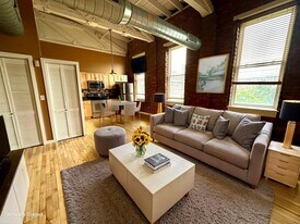 325 Lafayette St in Bridgeport, CT - Building Photo