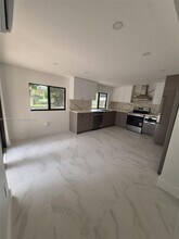 270 NW 147th St in Miami, FL - Building Photo - Building Photo