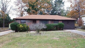 1136 Dogwood Ln in Birmingham, AL - Building Photo