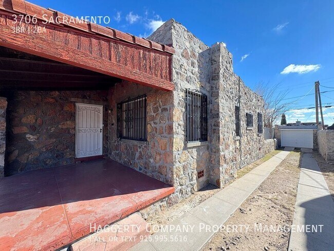 3706 Sacramento Ave in El Paso, TX - Building Photo - Building Photo