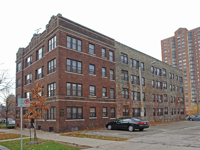 Holland Apartment in Milwaukee, WI - Foto de edificio - Building Photo