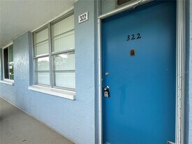 4880 Locust St NE in St. Petersburg, FL - Building Photo