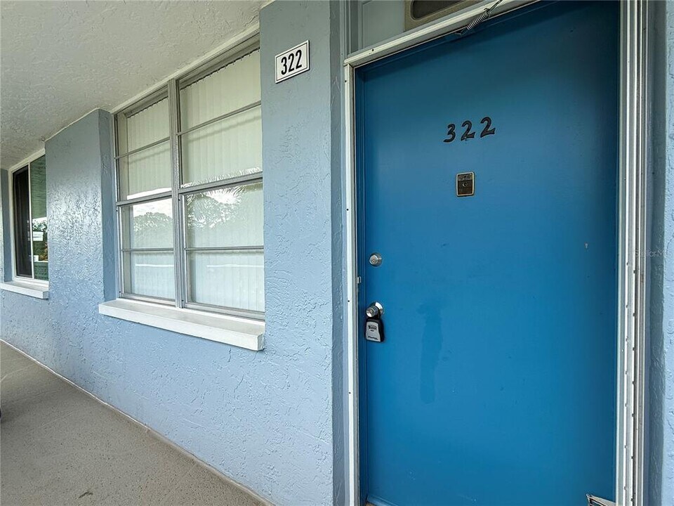 4880 Locust St NE in St. Petersburg, FL - Building Photo