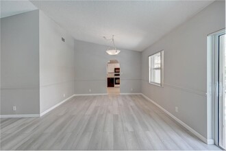 7785 W Country Club Blvd in Boca Raton, FL - Building Photo - Building Photo