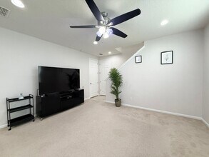 6607 Azalea Park Rd in Jacksonville, FL - Foto de edificio - Building Photo