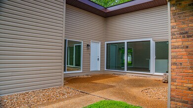 308 Ponderosa Ave in O'Fallon, IL - Building Photo - Building Photo