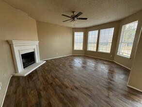 6350 Stonewater Bend Trail in Fort Worth, TX - Building Photo - Building Photo