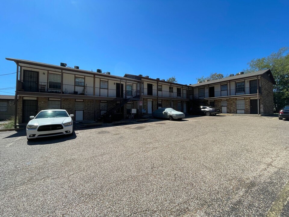 1405 N Gray St in Killeen, TX - Building Photo