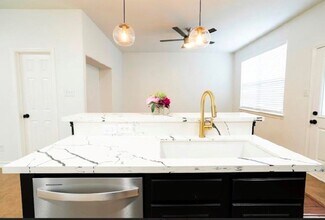 14413 Rosehedge Ct in Houston, TX - Building Photo - Building Photo