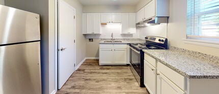 Cypress Grove Apartments in Wilmington, NC - Building Photo - Building Photo